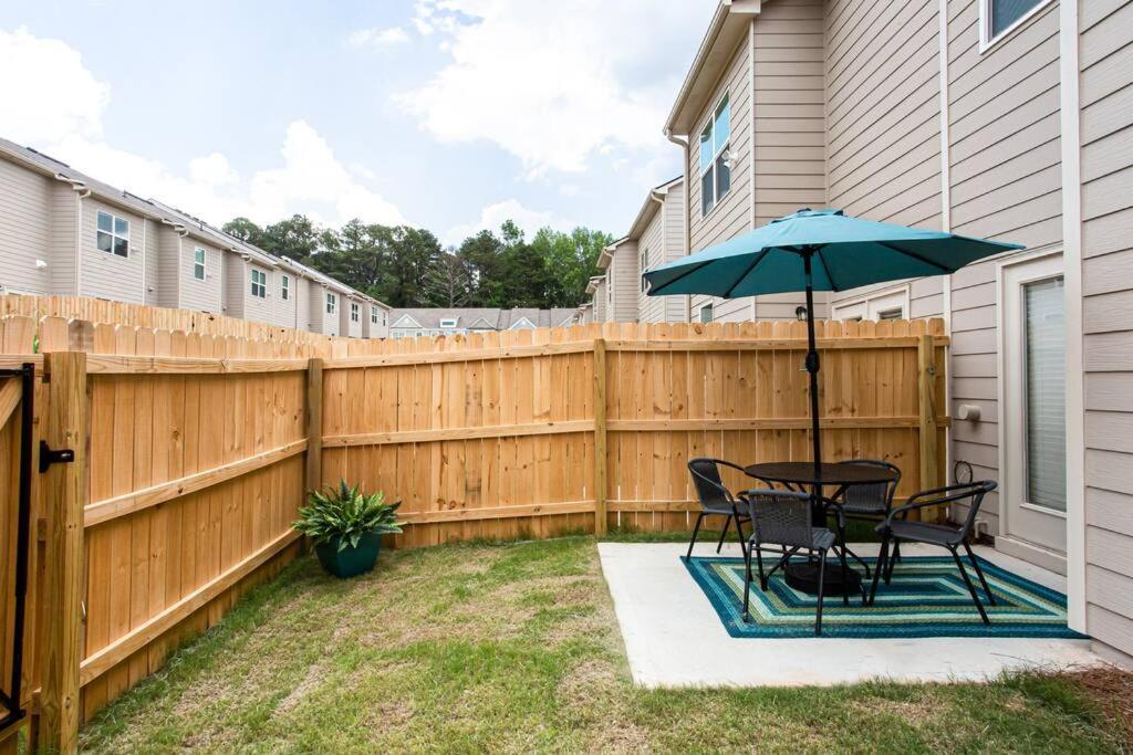 2022 Quiet Relaxing And Secure Town House Near Atlanta Apartment Redan Екстериор снимка