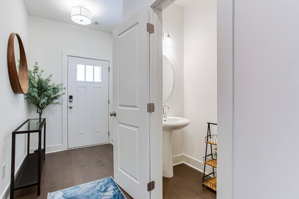 2022 Quiet Relaxing And Secure Town House Near Atlanta Apartment Redan Екстериор снимка